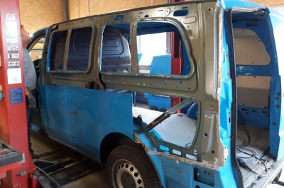 Karosserie Werkstatt in Gera, Dellen, Verformungen, Ausbeulen, Ausrichten, Hohlraumversieglung